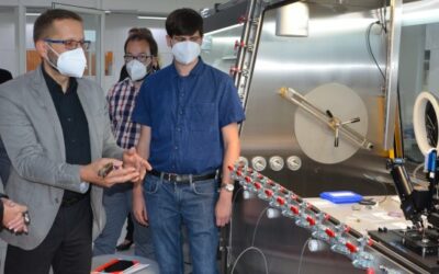 Landrätin gewann Einblicke in die Batterieforschung und regte mehrere Kooperationsprojekte an