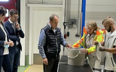 Funktionierendes Nachhaltigkeitskonzept für Verpackungen von Farben und Putzen machte Erweiterung nötig