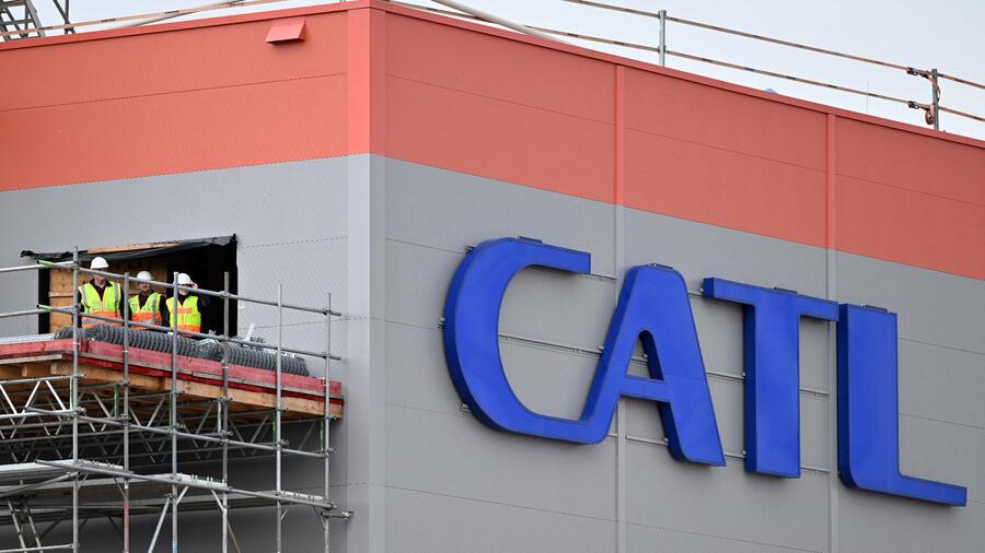 CATL startet Serienproduktion von Batteriezellen in Thüringen