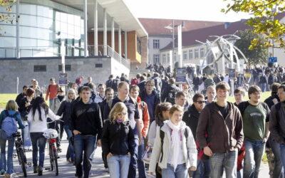Freiwilliges Jahr an der TU Ilmenau: Raus aus der Schule, rein in die Wissenschaft