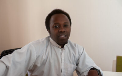 Abbé Jean François Uwimana bringt begeisternden Gospel in Arnstadts St. Elisabeth-Gemeinde