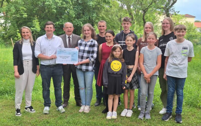 DURABLE unterstützt Imker AG der Gesamtschule Herzog Ernst