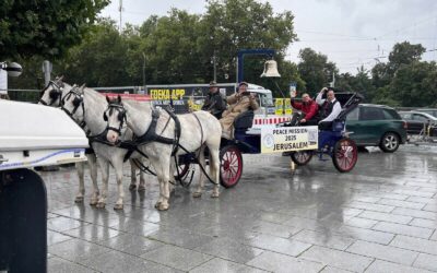 Für Frieden und Umweltschutz unterwegs zu Pferde