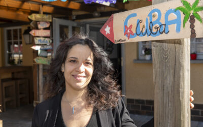 Kulturbahnhof Manebach: Lisa Jimenez nimmt ihre Gäste Monat für Monat mit in ein anderes Land